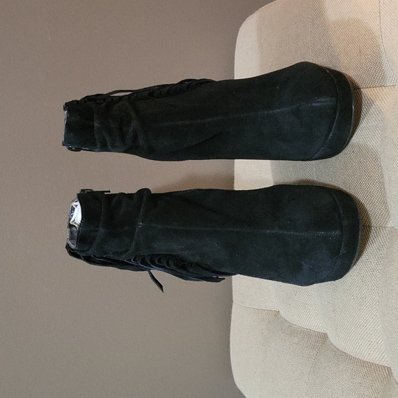 Express Tassle Boots - Picture 2 of 7
